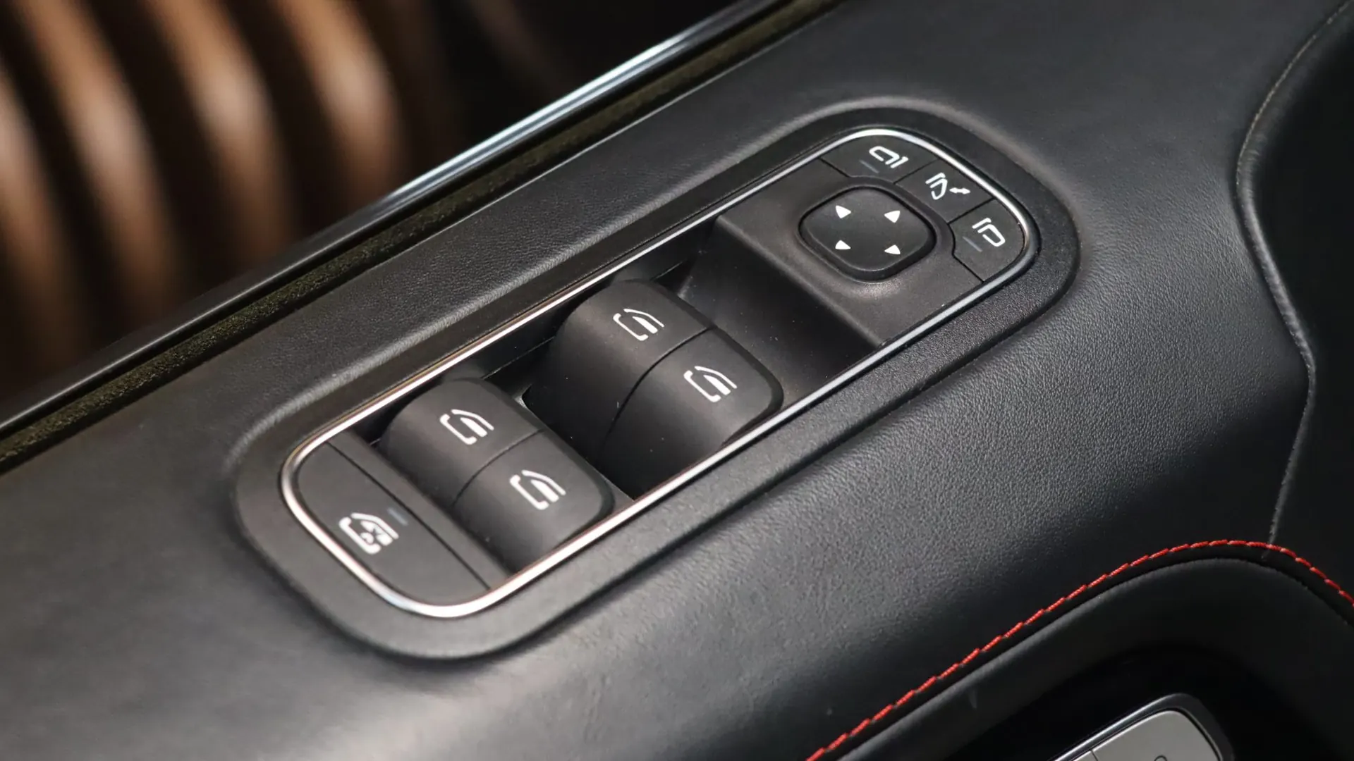 Mercedes G63 — photo 11