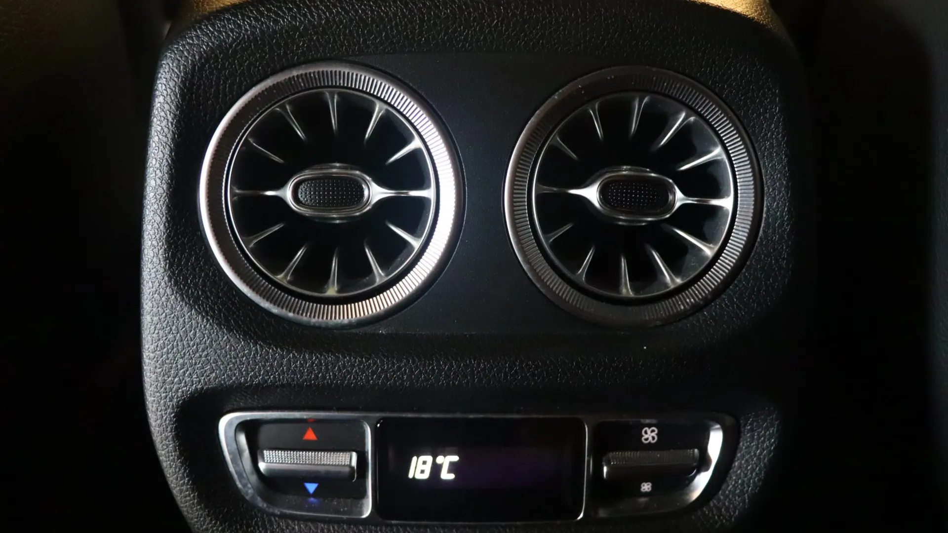Mercedes G63 — photo 43
