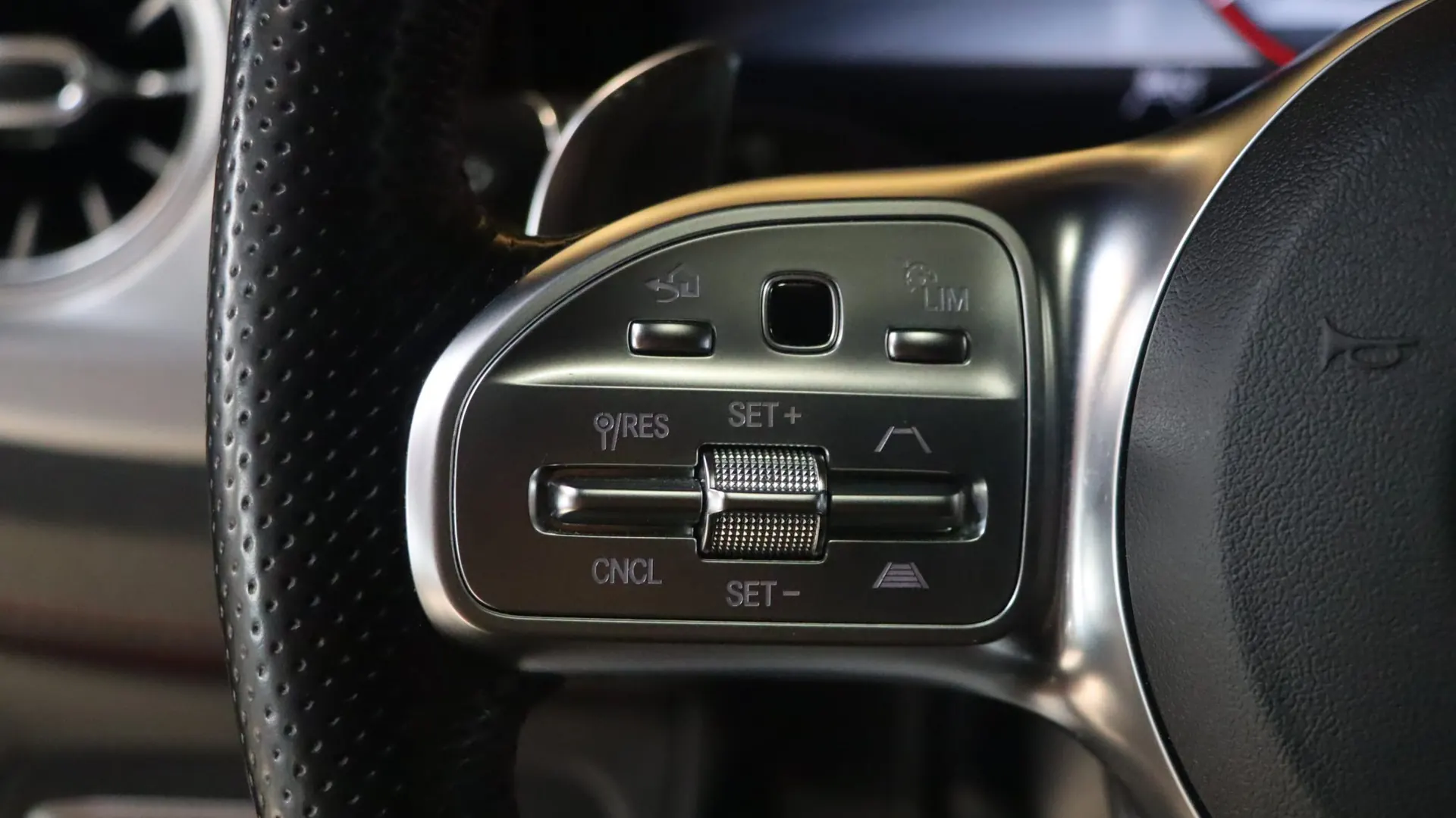 Mercedes G63 — photo 20