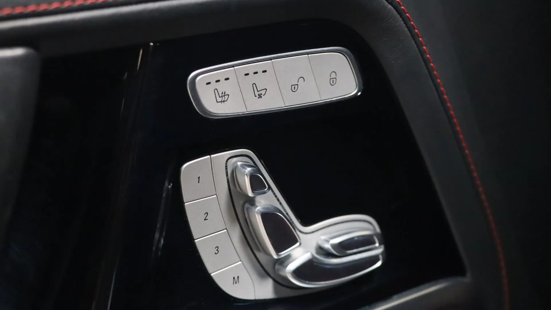 Mercedes G63 — photo 12