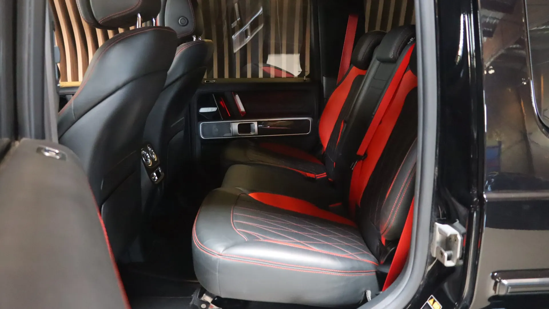 Mercedes G63 — photo 42