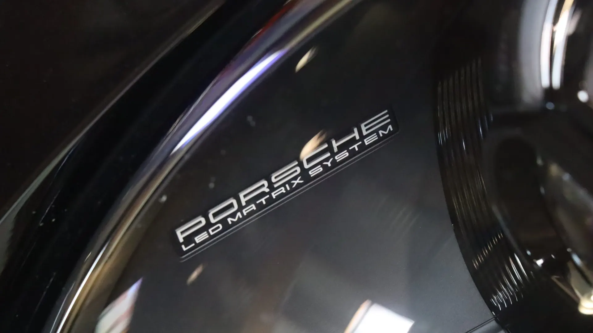 Porsche 911 — photo 46