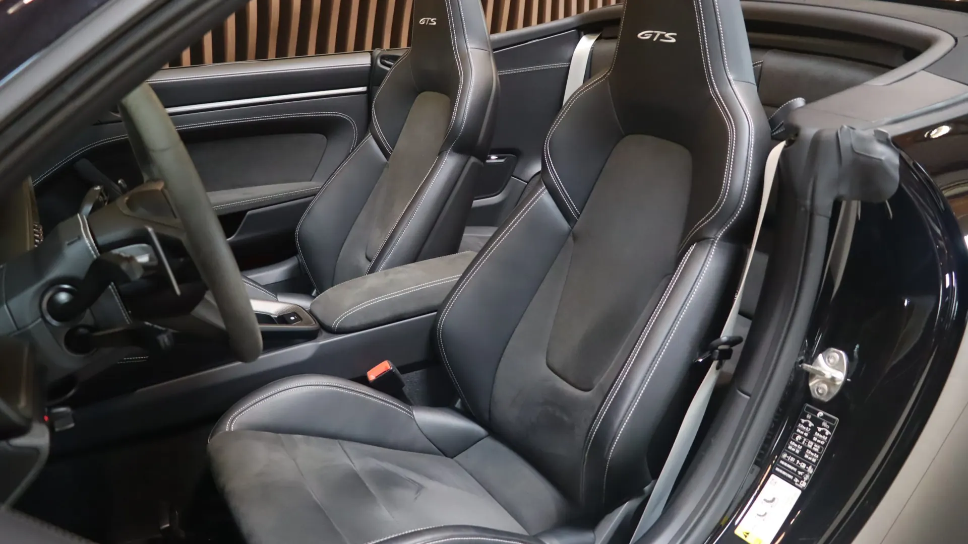 Porsche 911 — photo 7