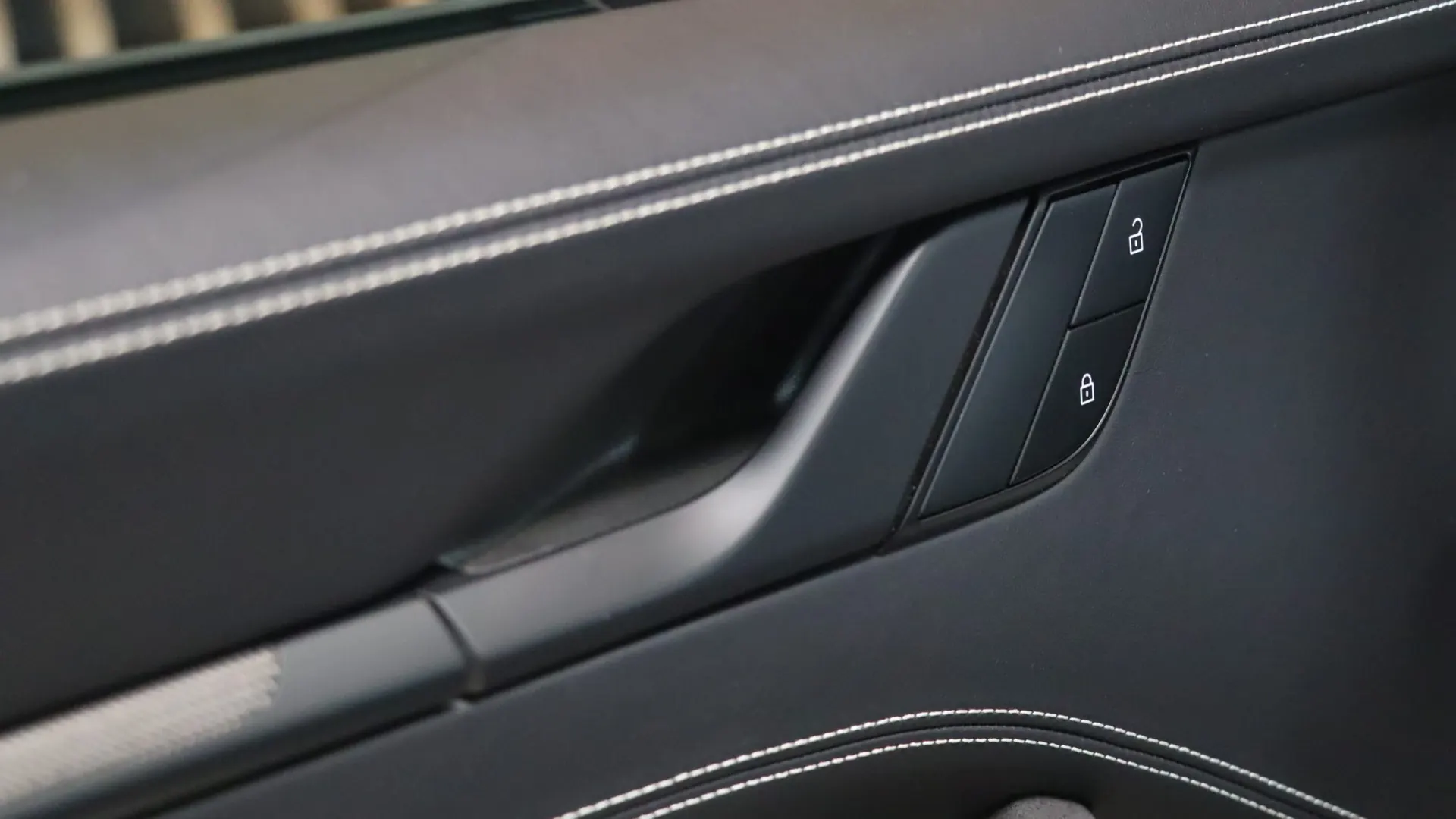 Porsche 911 — photo 12