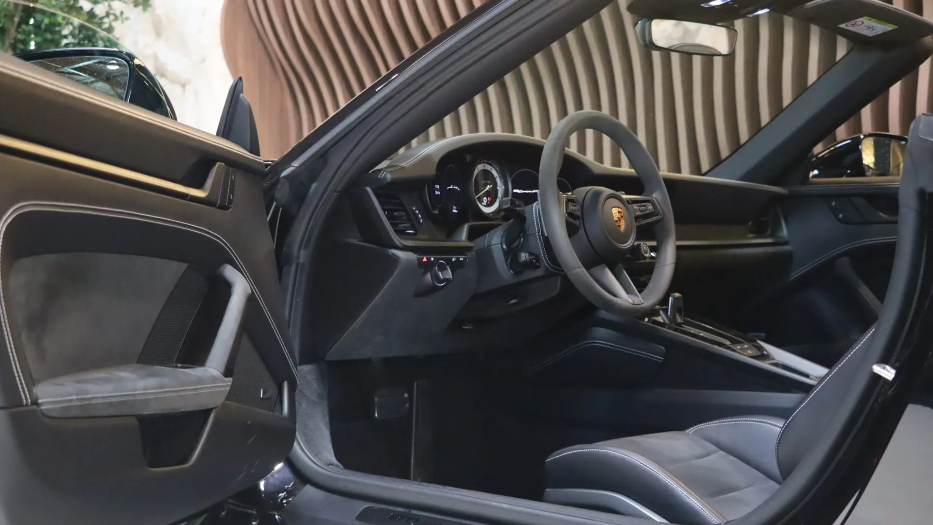 Porsche 911 — photo 9