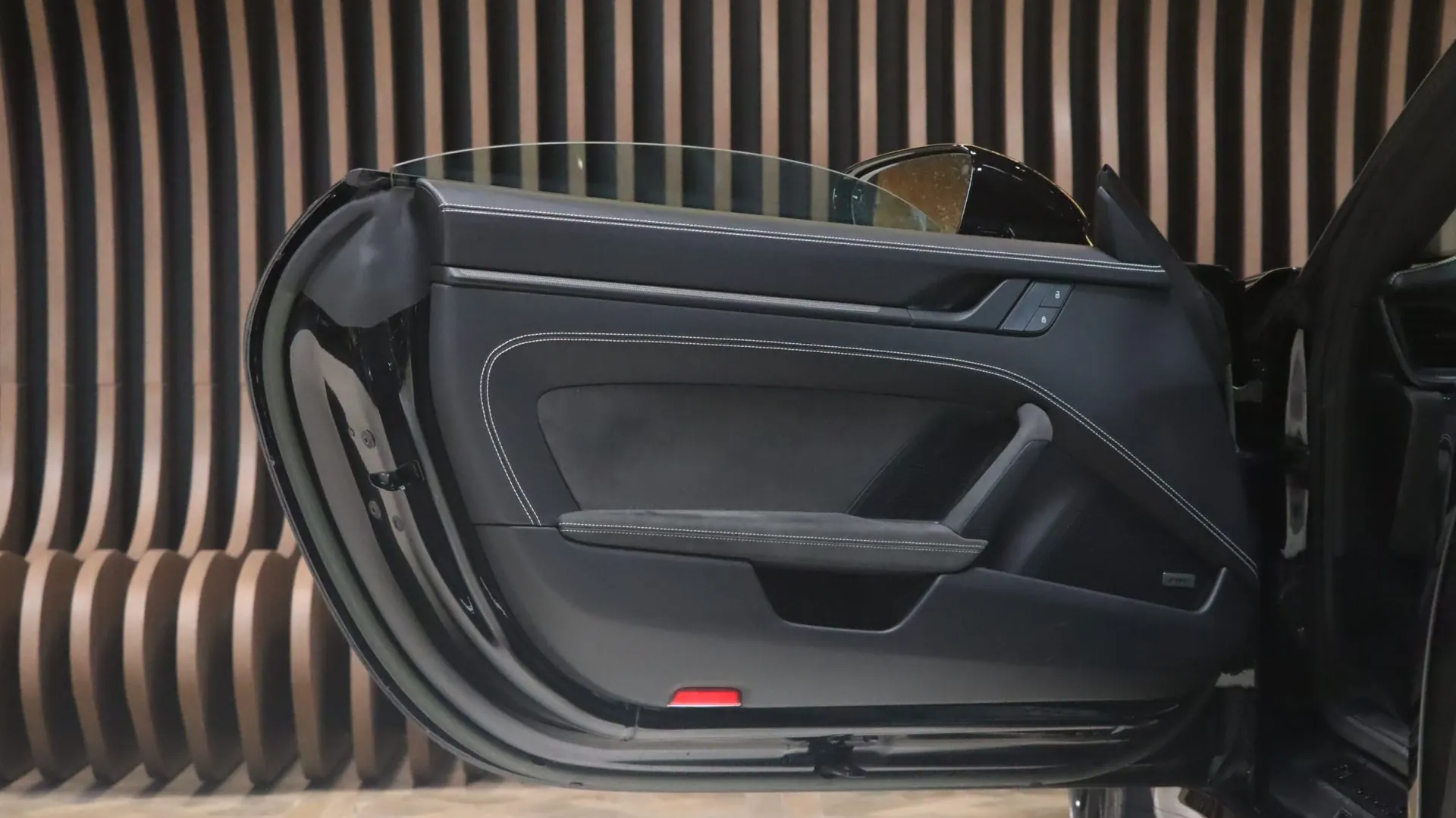Porsche 911 — photo 11