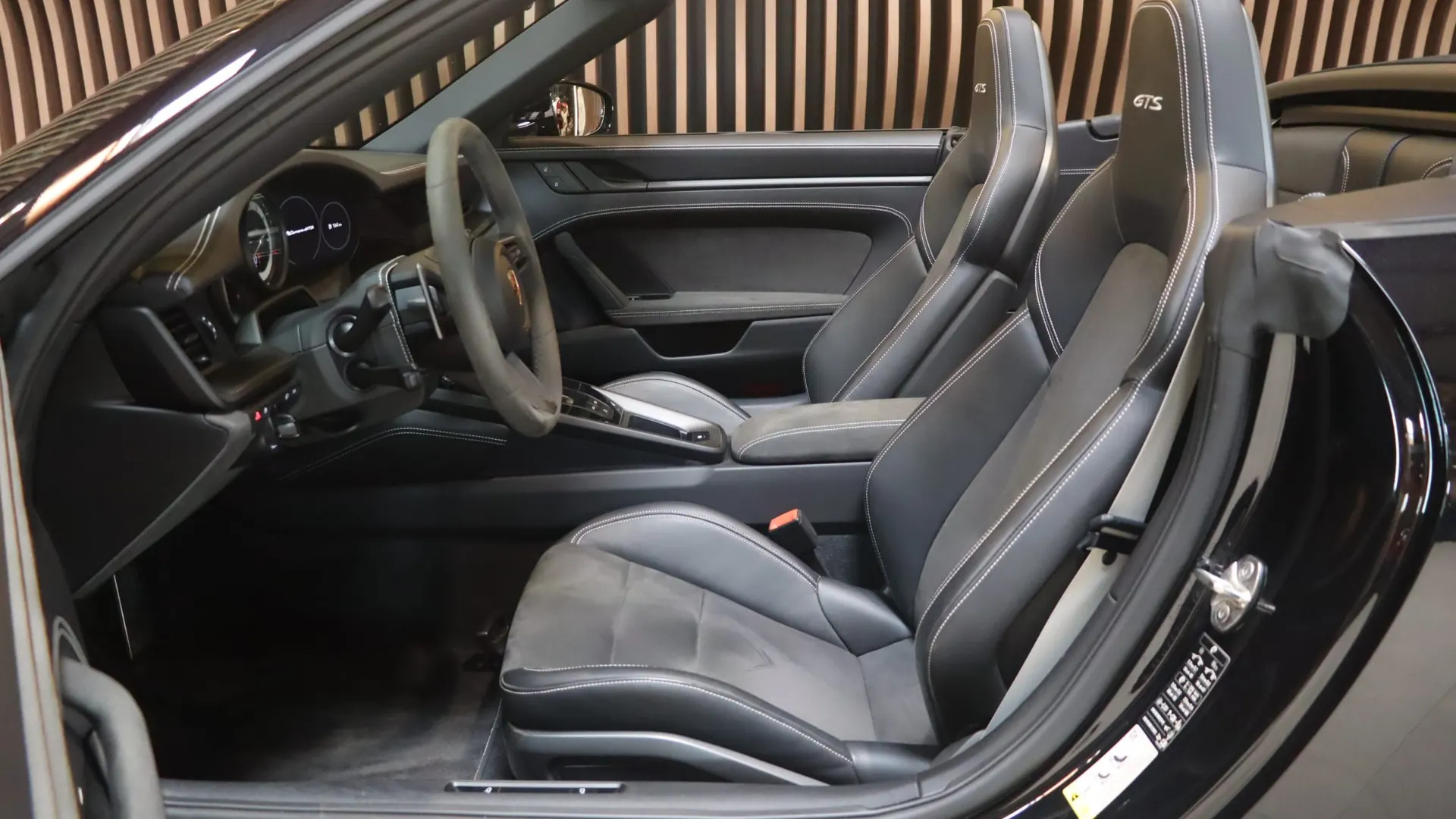 Porsche 911 — photo 8
