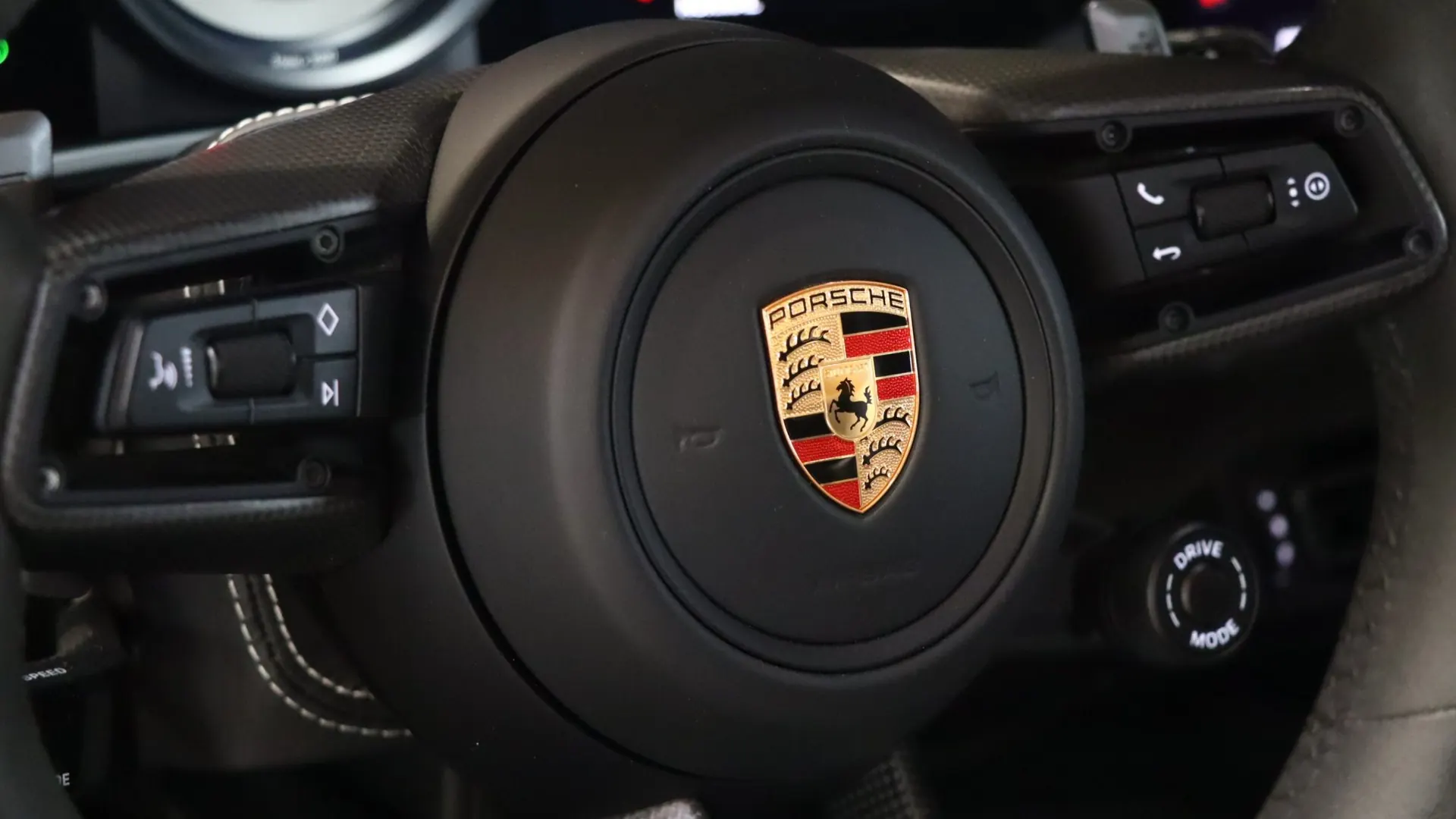 Porsche 911 — photo 26