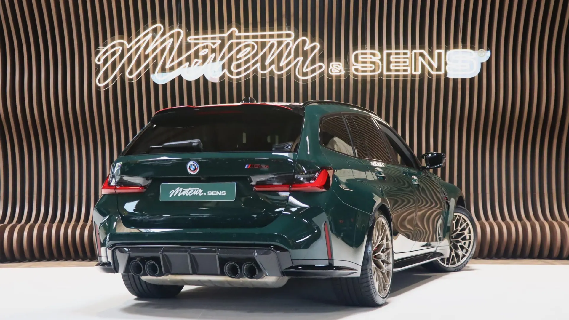 BMW M3 — photo 2
