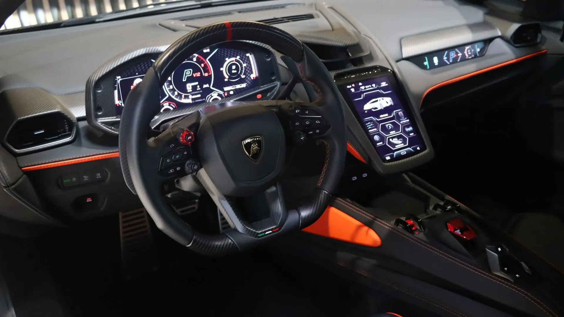 Lamborghini REVUELTO — photo 12