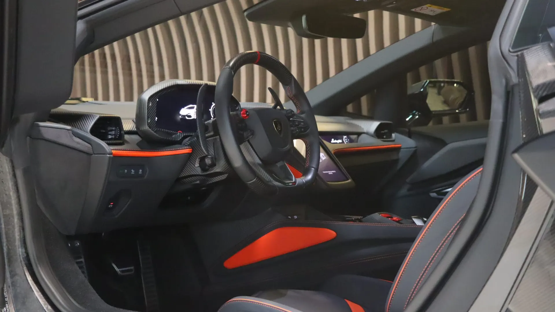 Lamborghini REVUELTO — photo 8