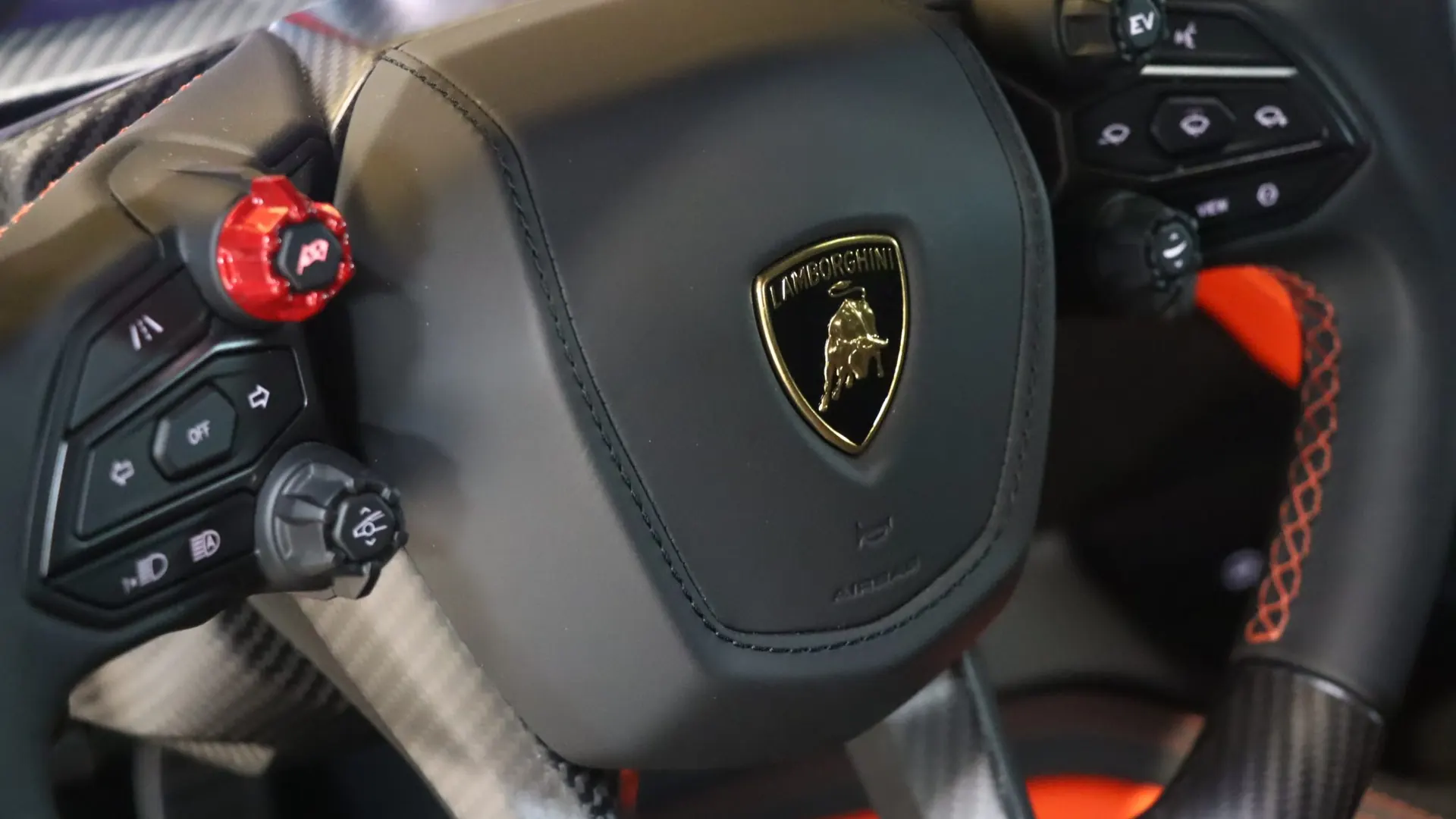 Lamborghini REVUELTO — photo 19