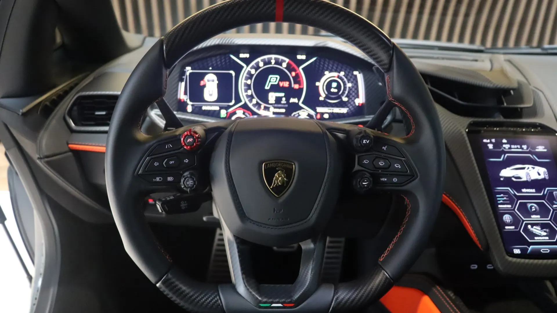 Lamborghini REVUELTO — photo 9