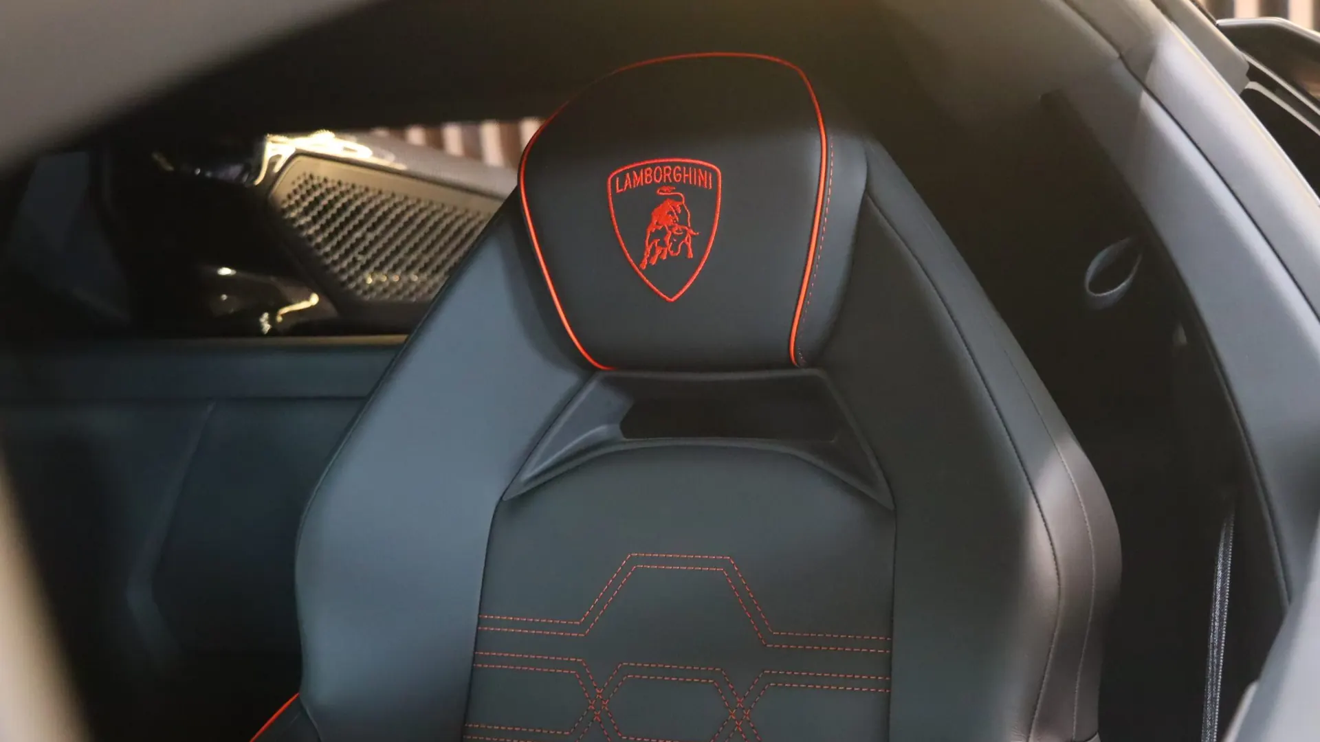 Lamborghini REVUELTO — photo 29