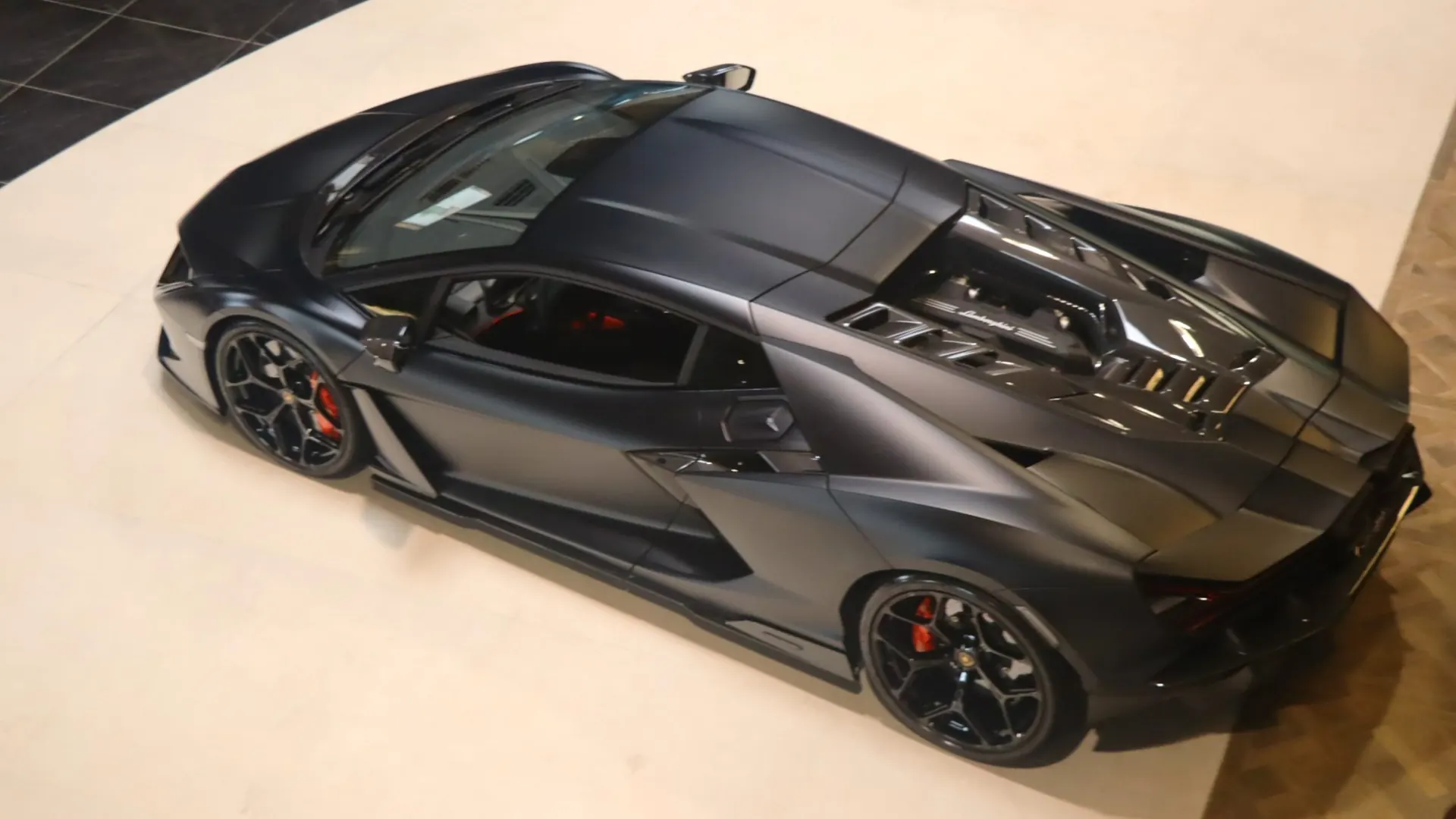 Lamborghini REVUELTO — photo 49
