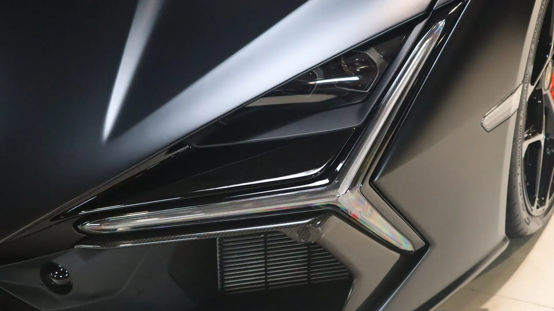 Lamborghini REVUELTO — photo 32