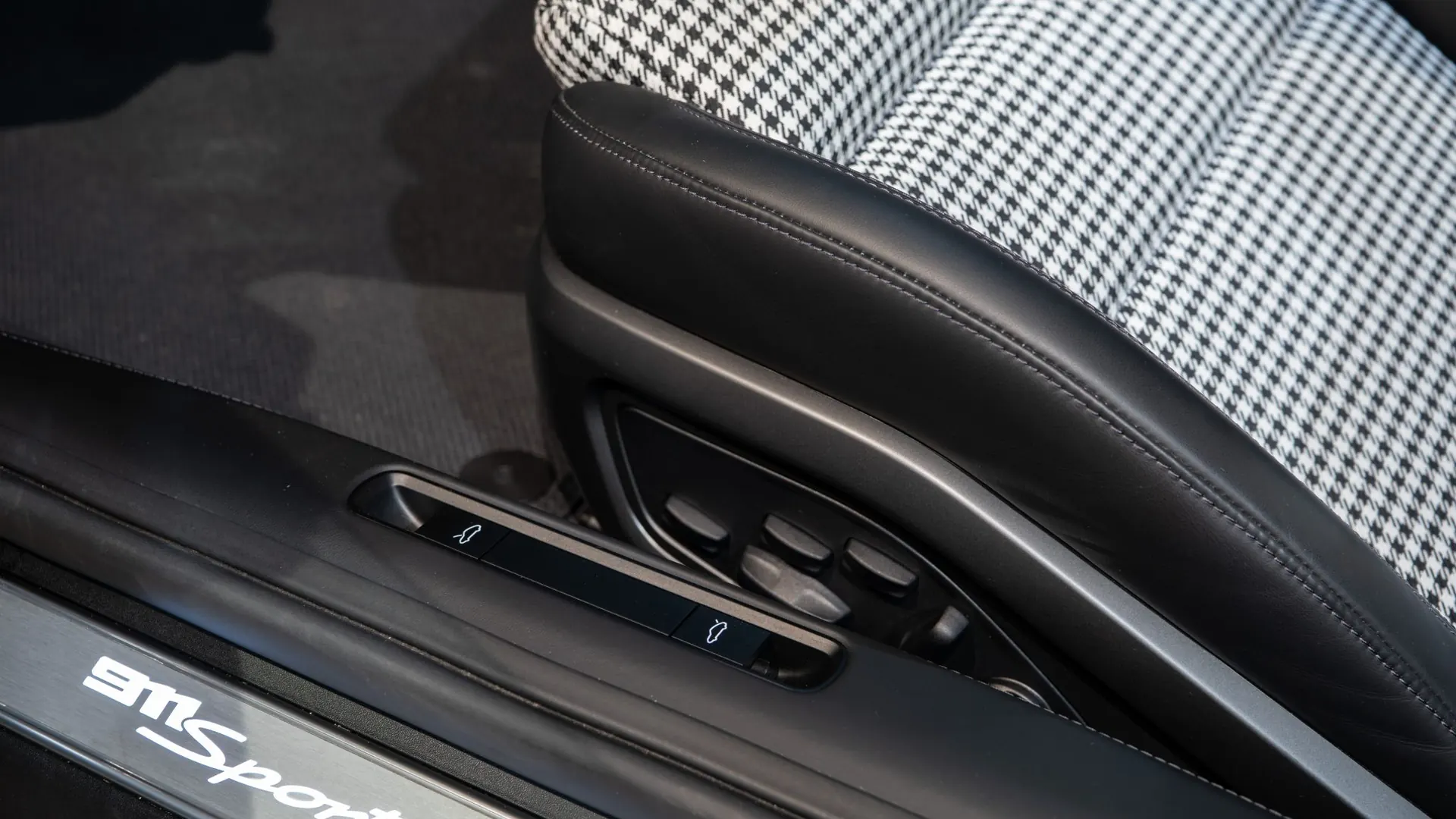 Porsche 992 — photo 13