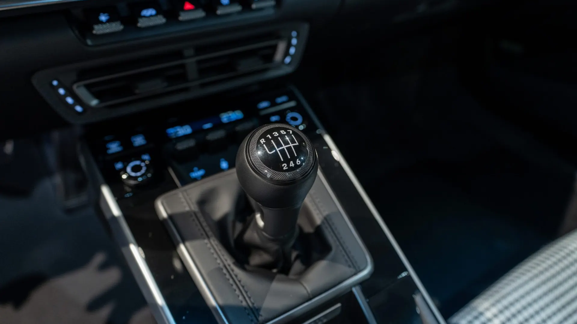 Porsche 992 — photo 21