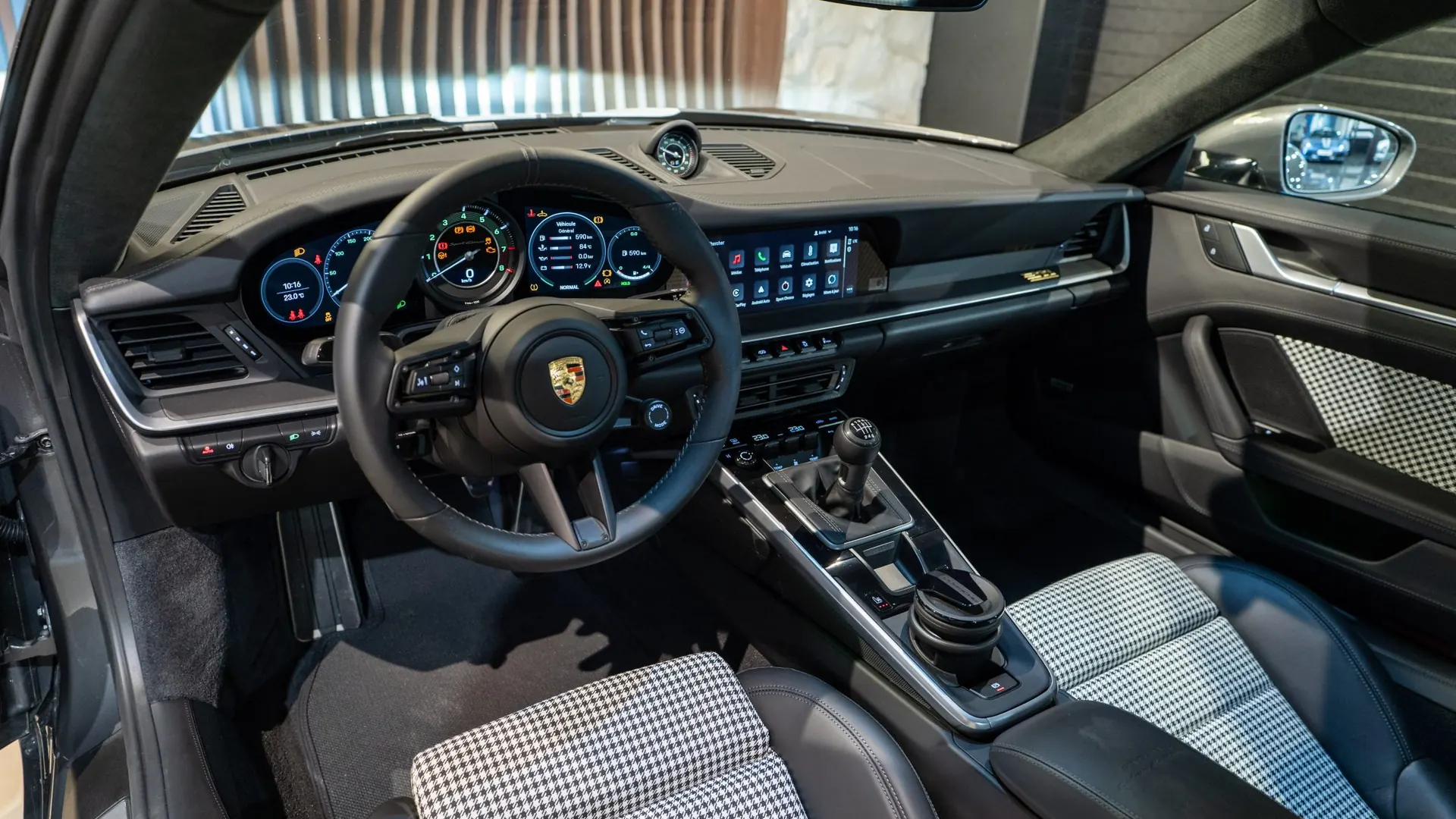 Porsche 992 — photo 30