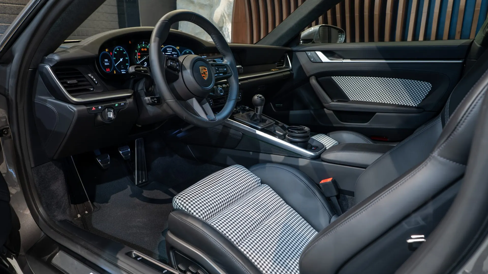 Porsche 992 — photo 7