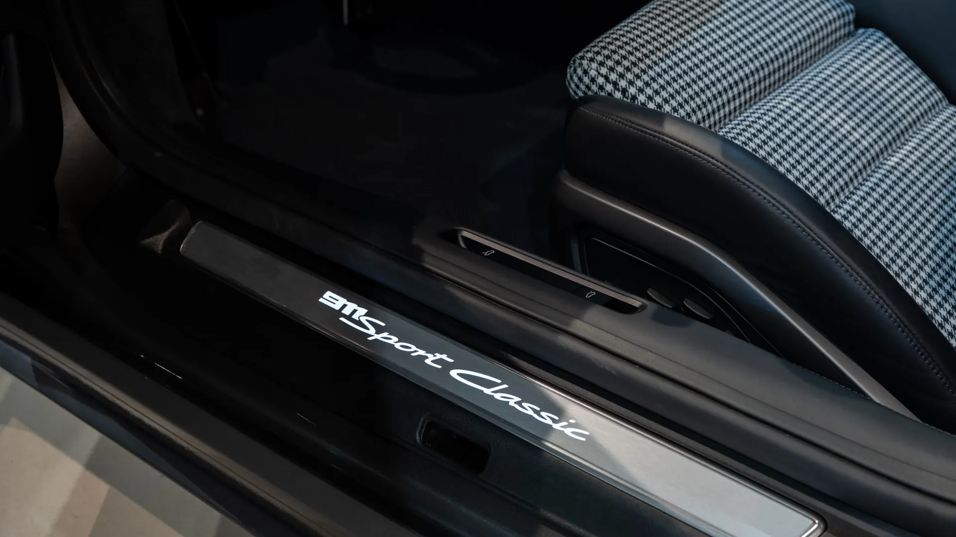 Porsche 992 — photo 10