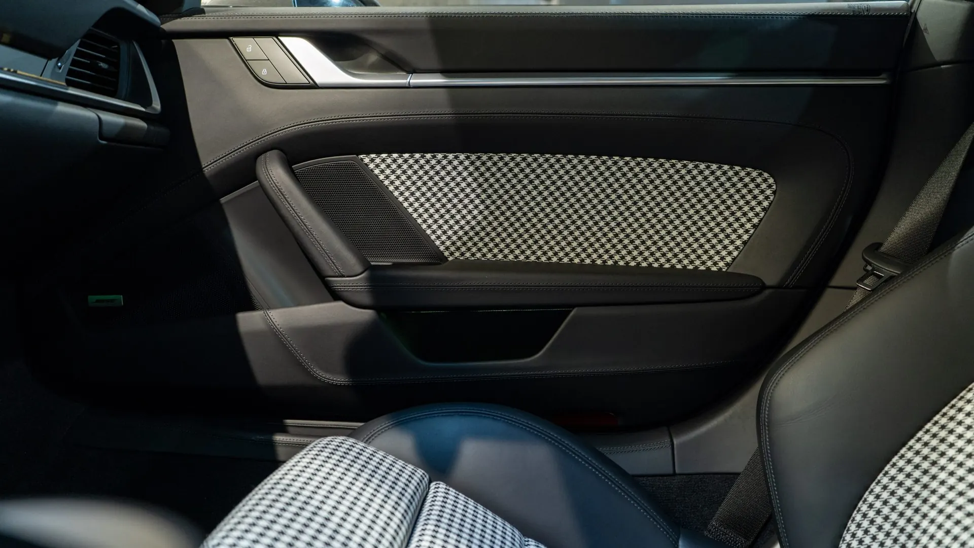 Porsche 992 — photo 28