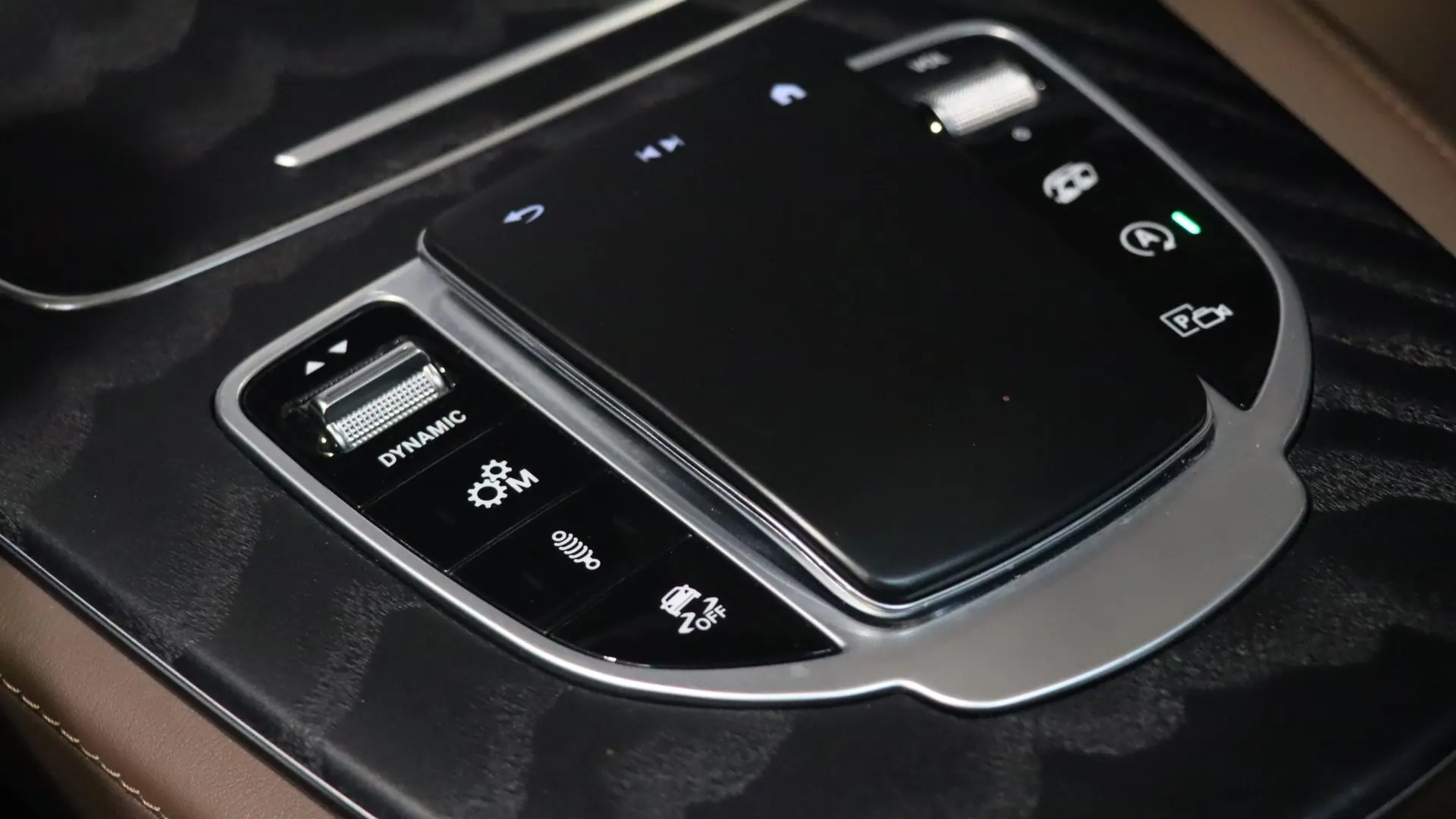 Mercedes E63S — photo 32