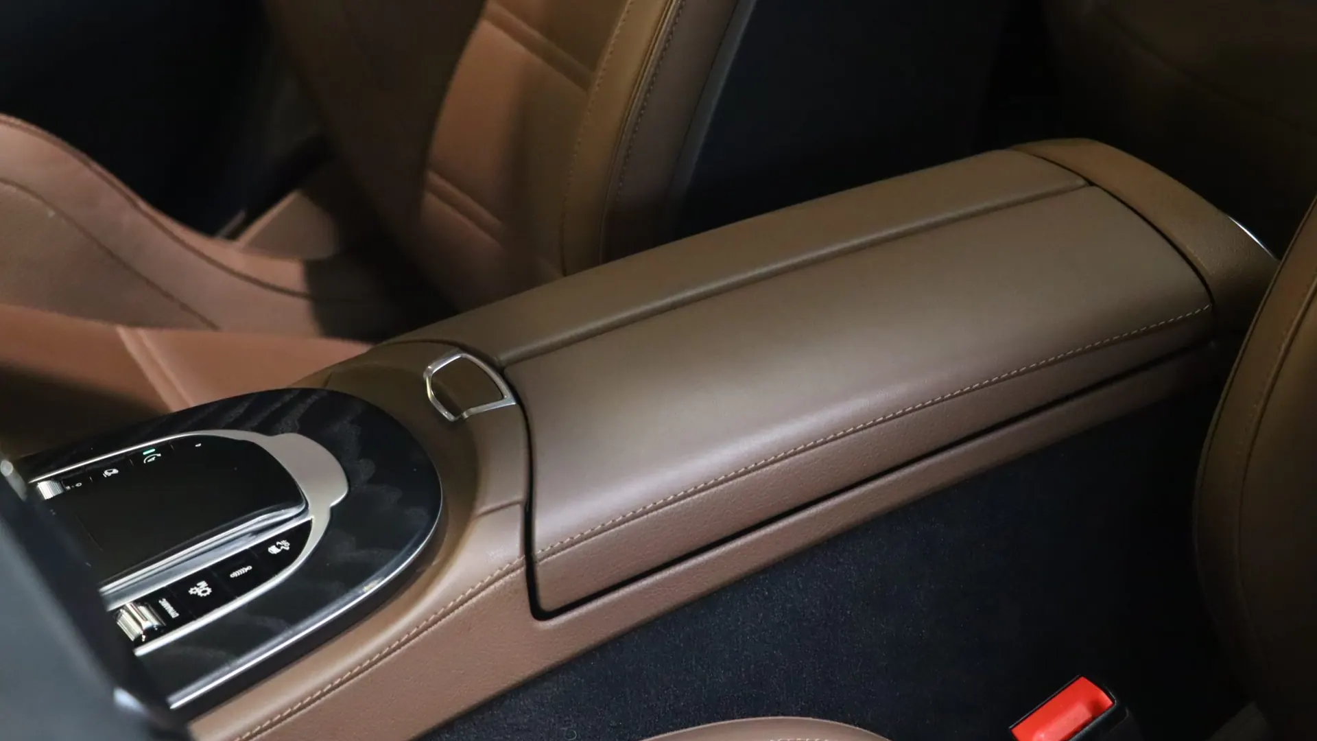 Mercedes E63S — photo 33