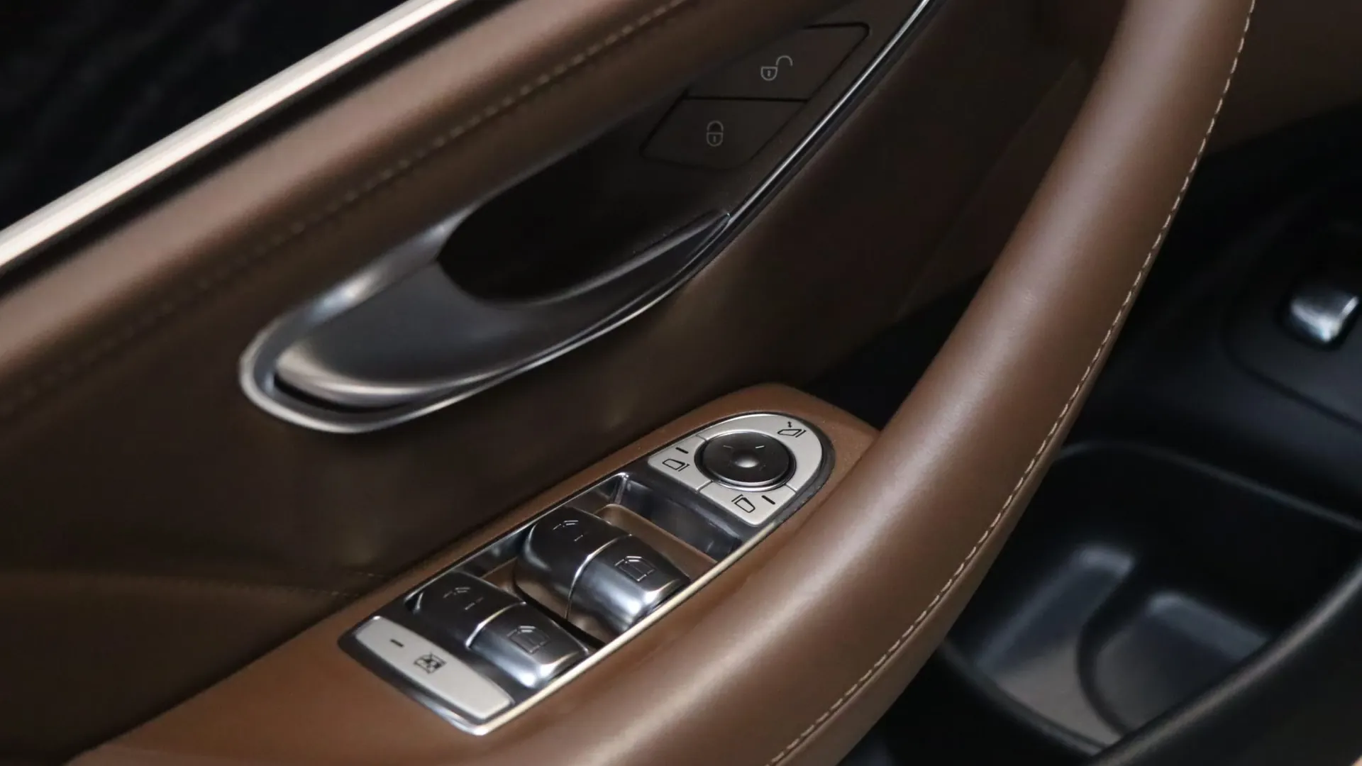 Mercedes E63S — photo 12