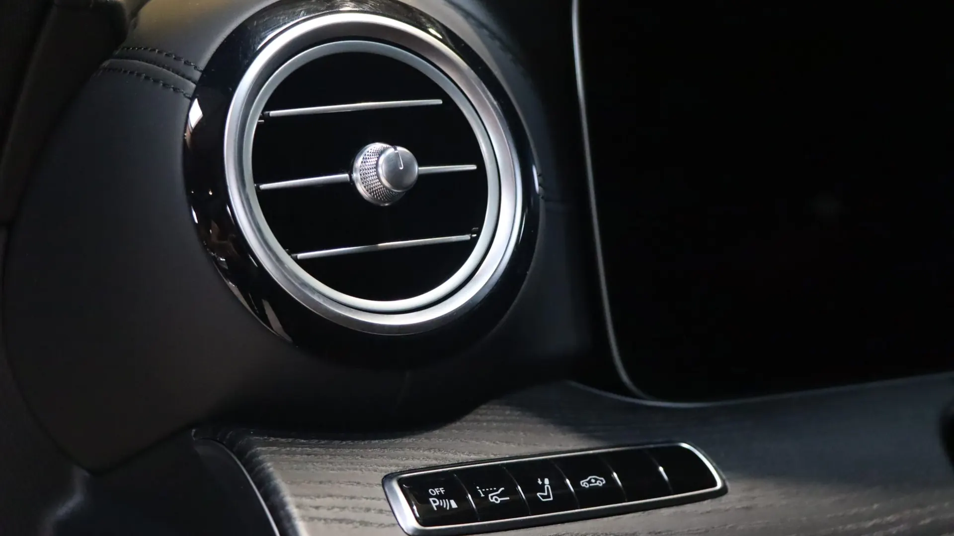 Mercedes E63S — photo 17