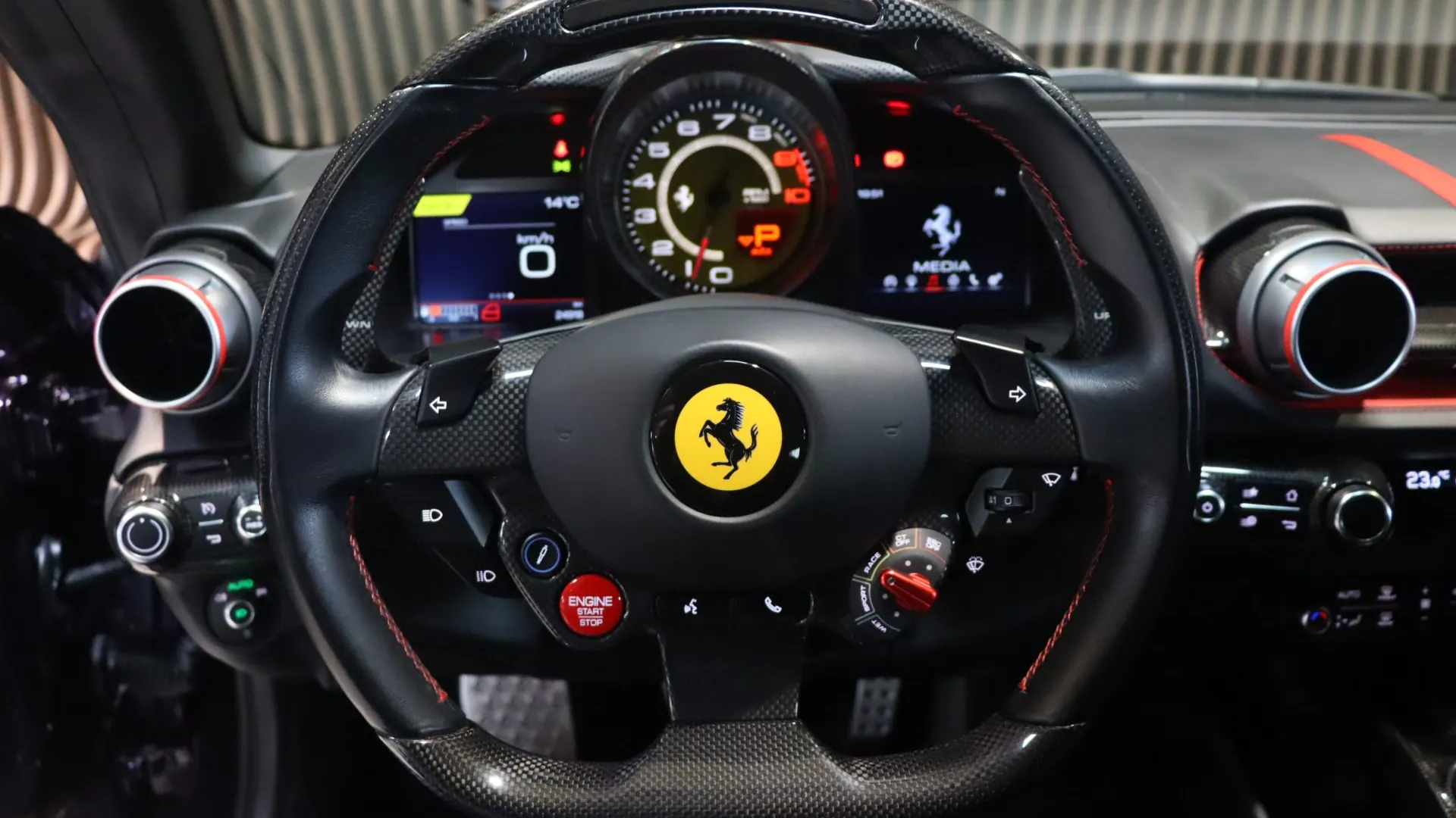 Ferrari 812 — photo 8