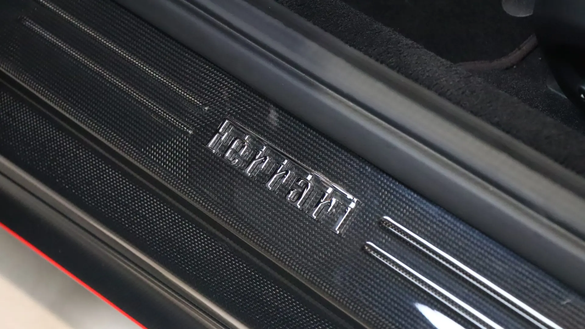 Ferrari 812 — photo 12