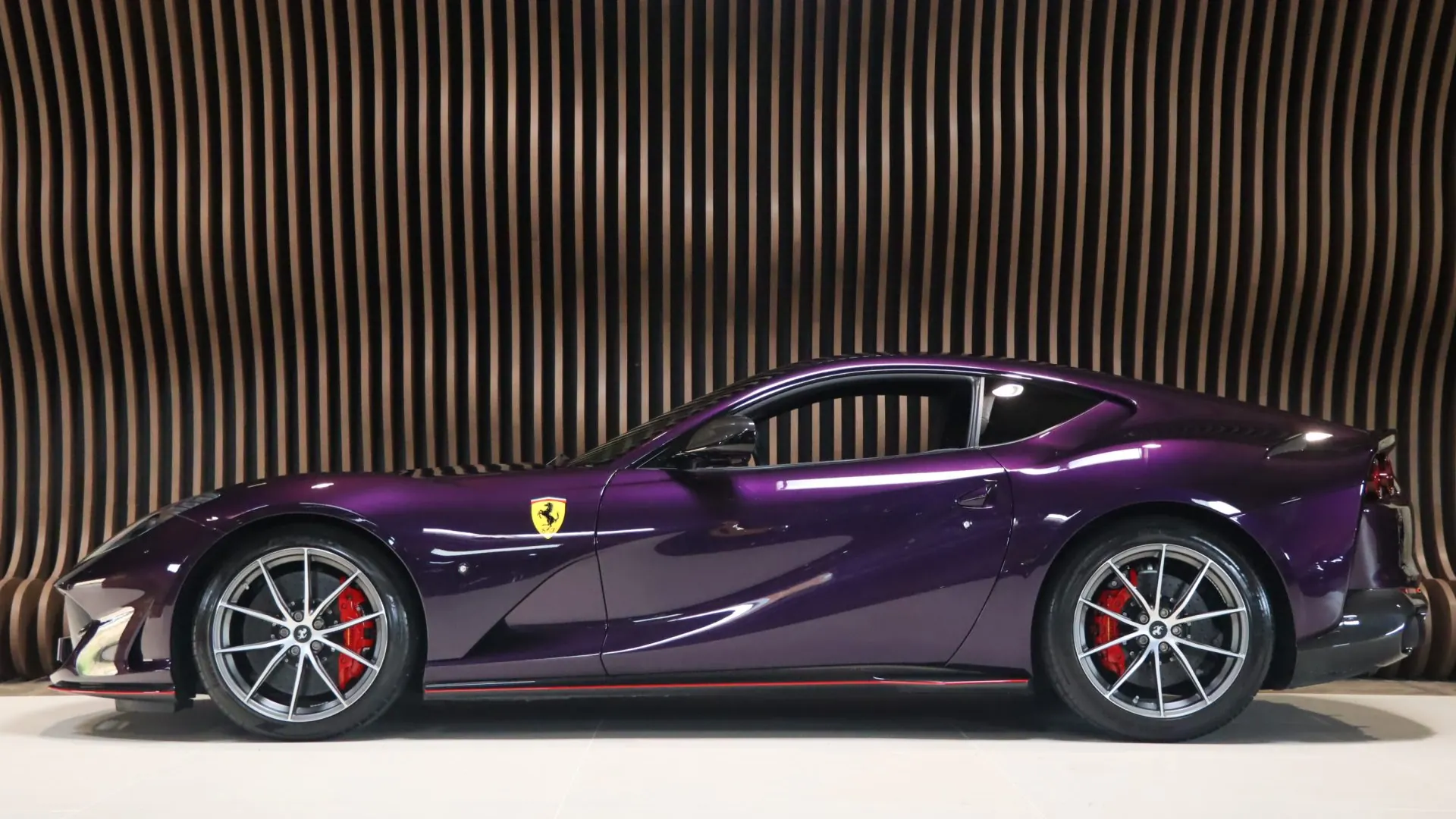 Ferrari 812 — photo 5
