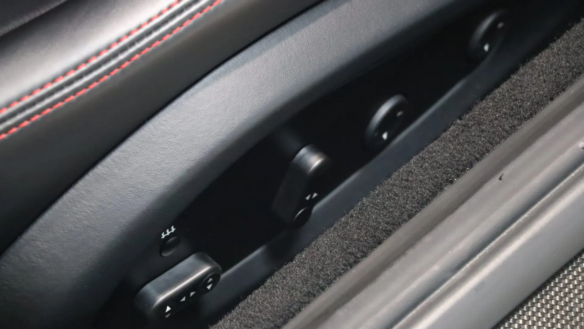 Ferrari 812 — photo 34
