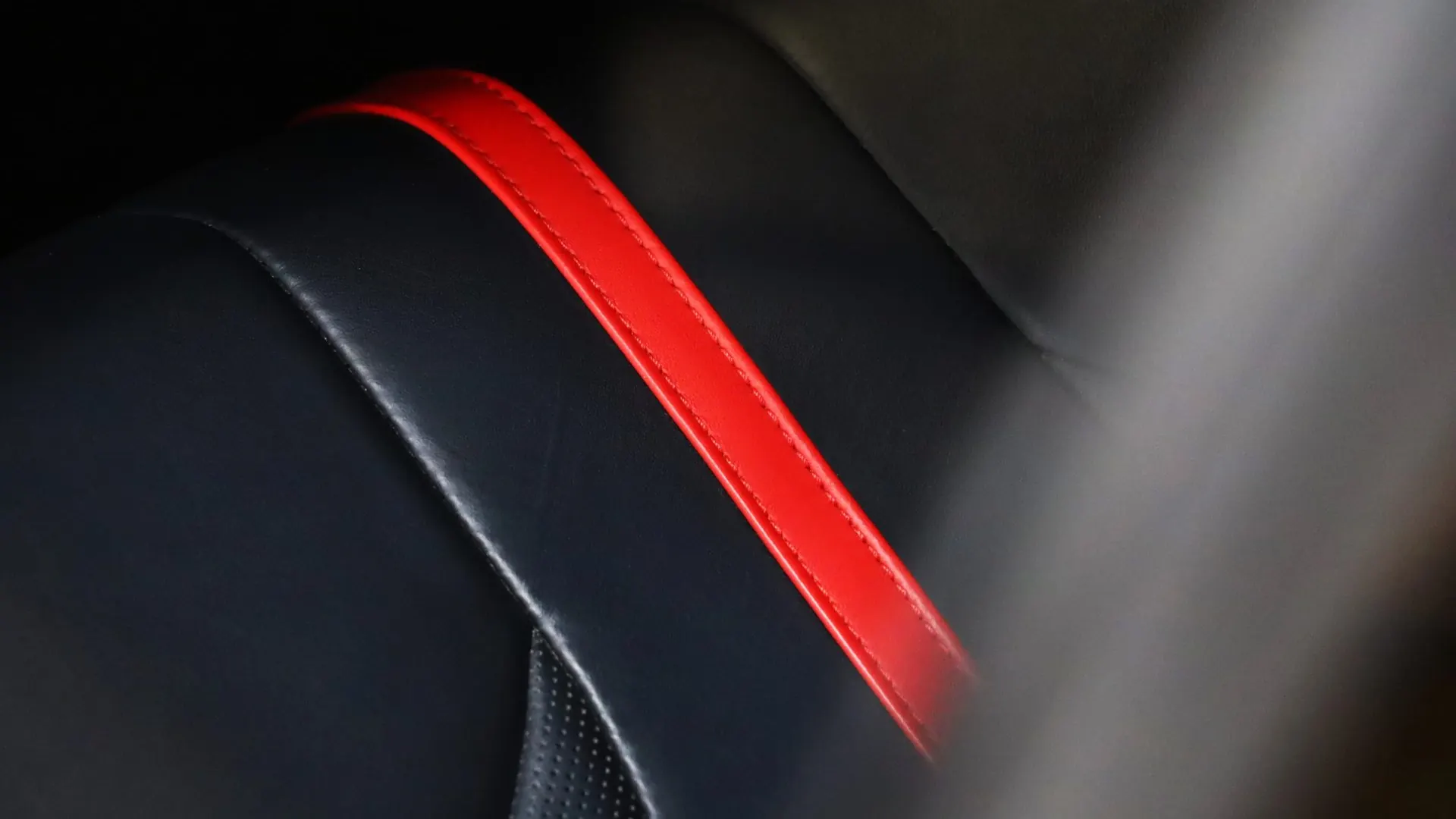Ferrari 812 — photo 33