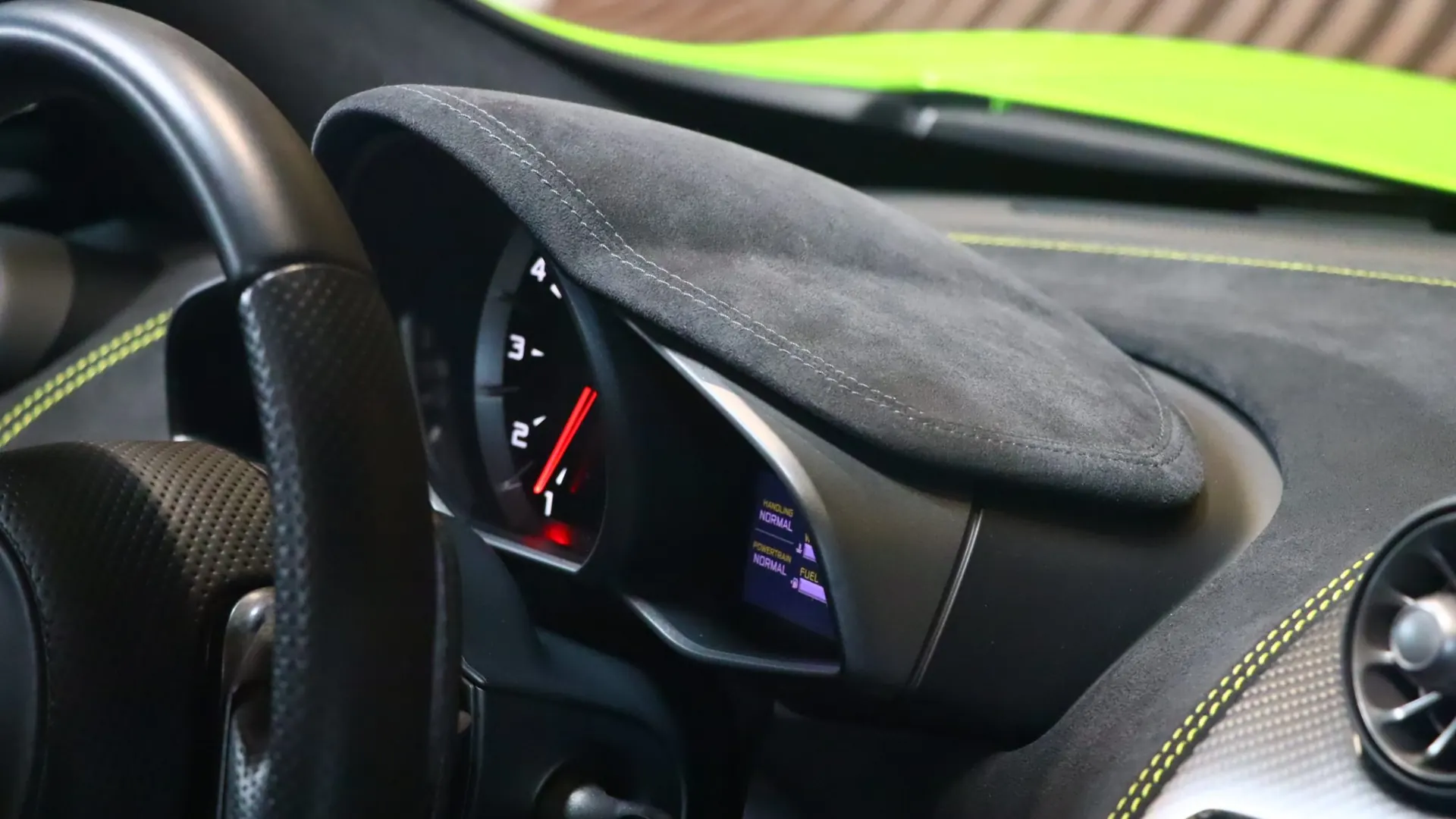 McLaren 675LT — photo 26