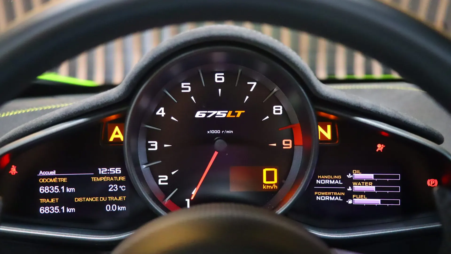 McLaren 675LT — photo 25