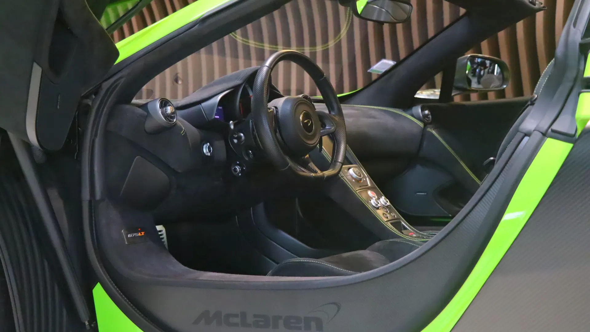 McLaren 675LT — photo 9