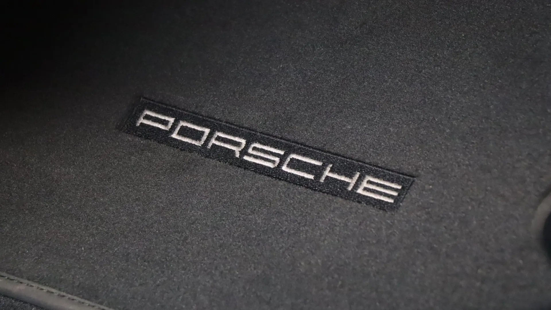 Porsche 911 — photo 13