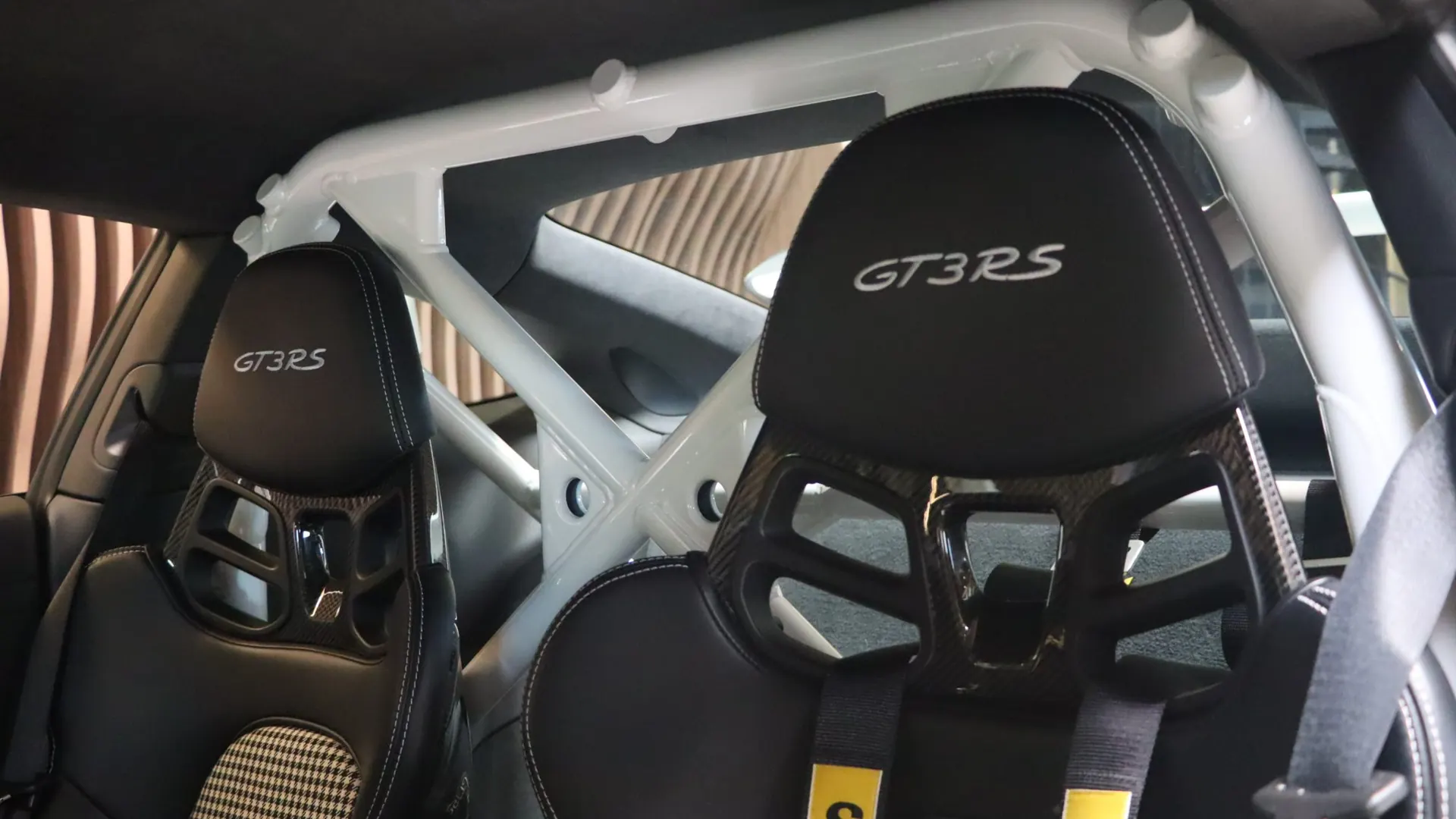 Porsche 911 — photo 14