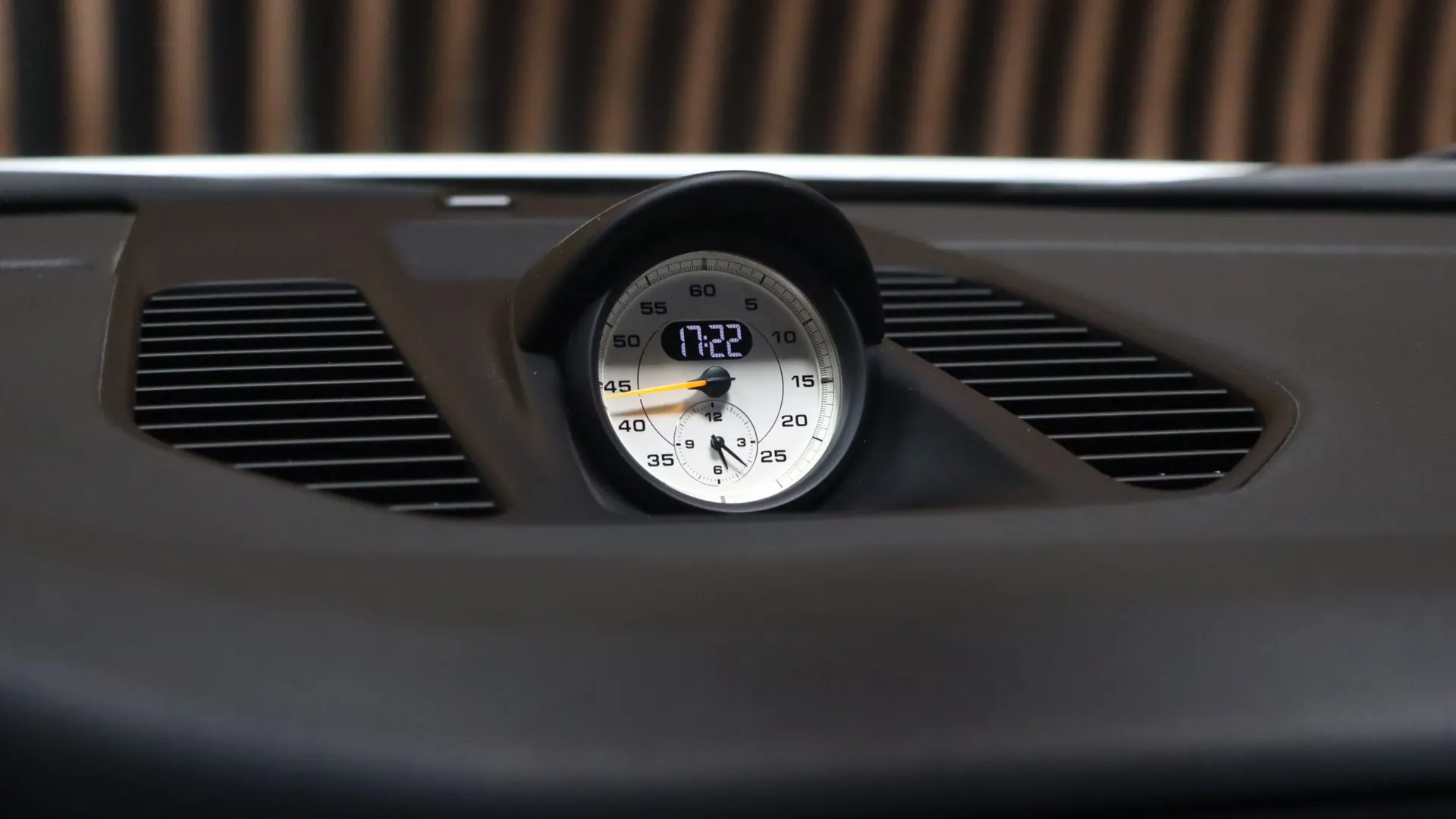 Porsche 911 — photo 31