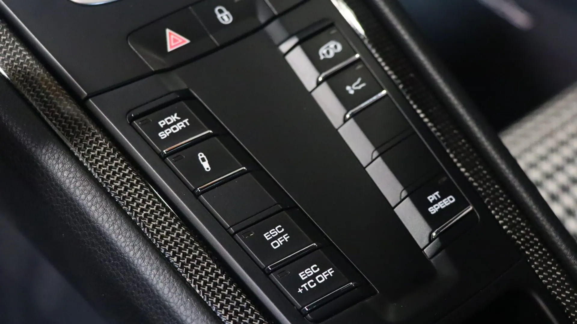 Porsche 911 — photo 30