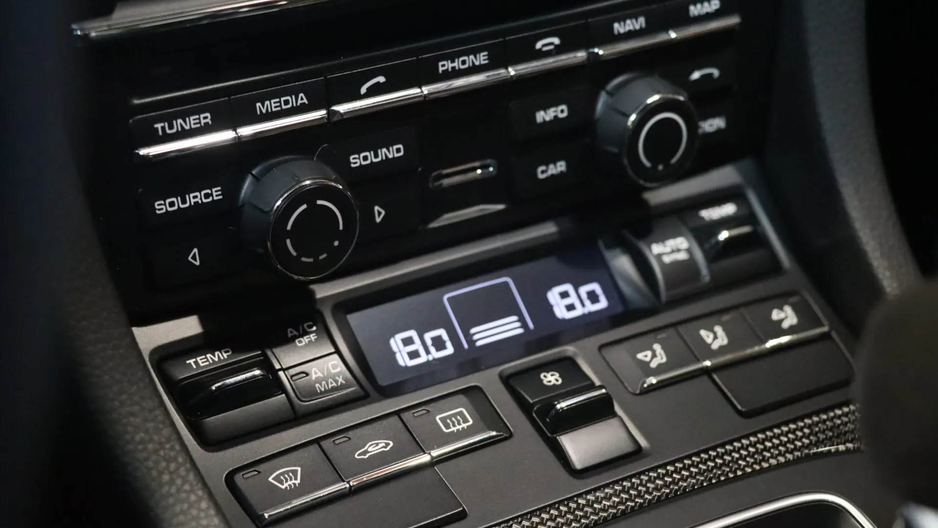 Porsche 911 — photo 27