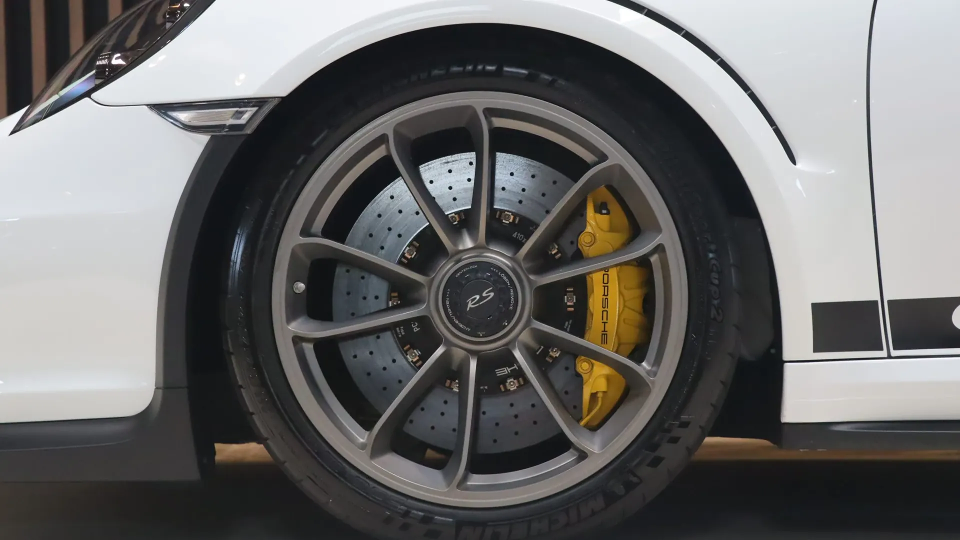 Porsche 911 — photo 48