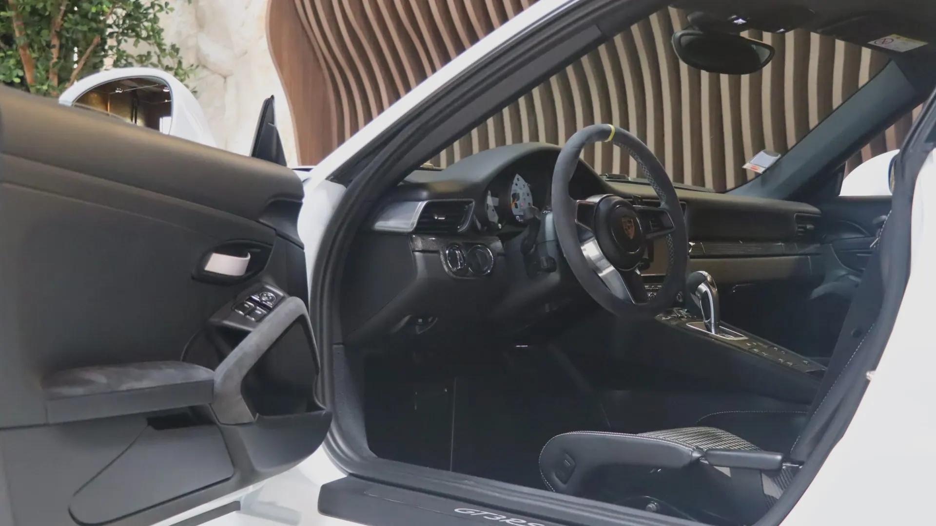 Porsche 911 — photo 6