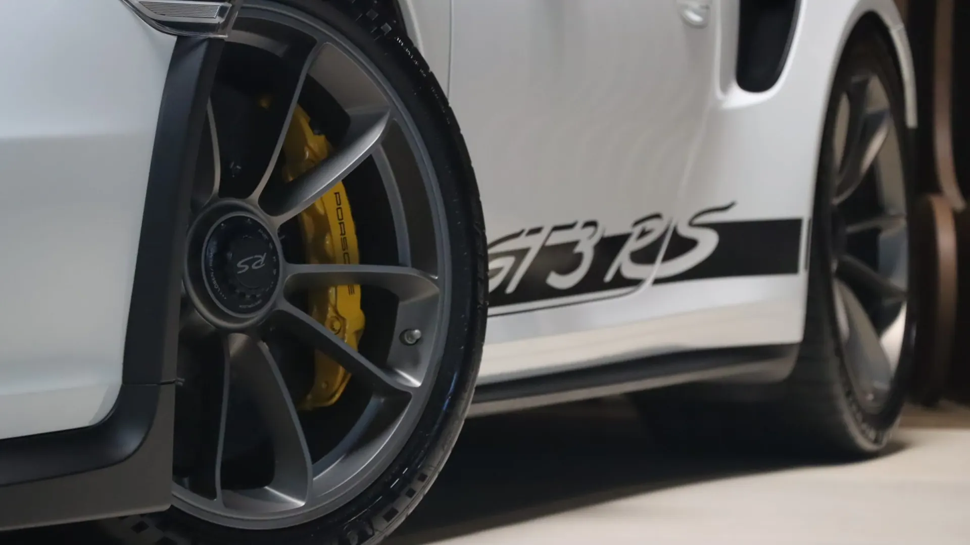 Porsche 911 — photo 47