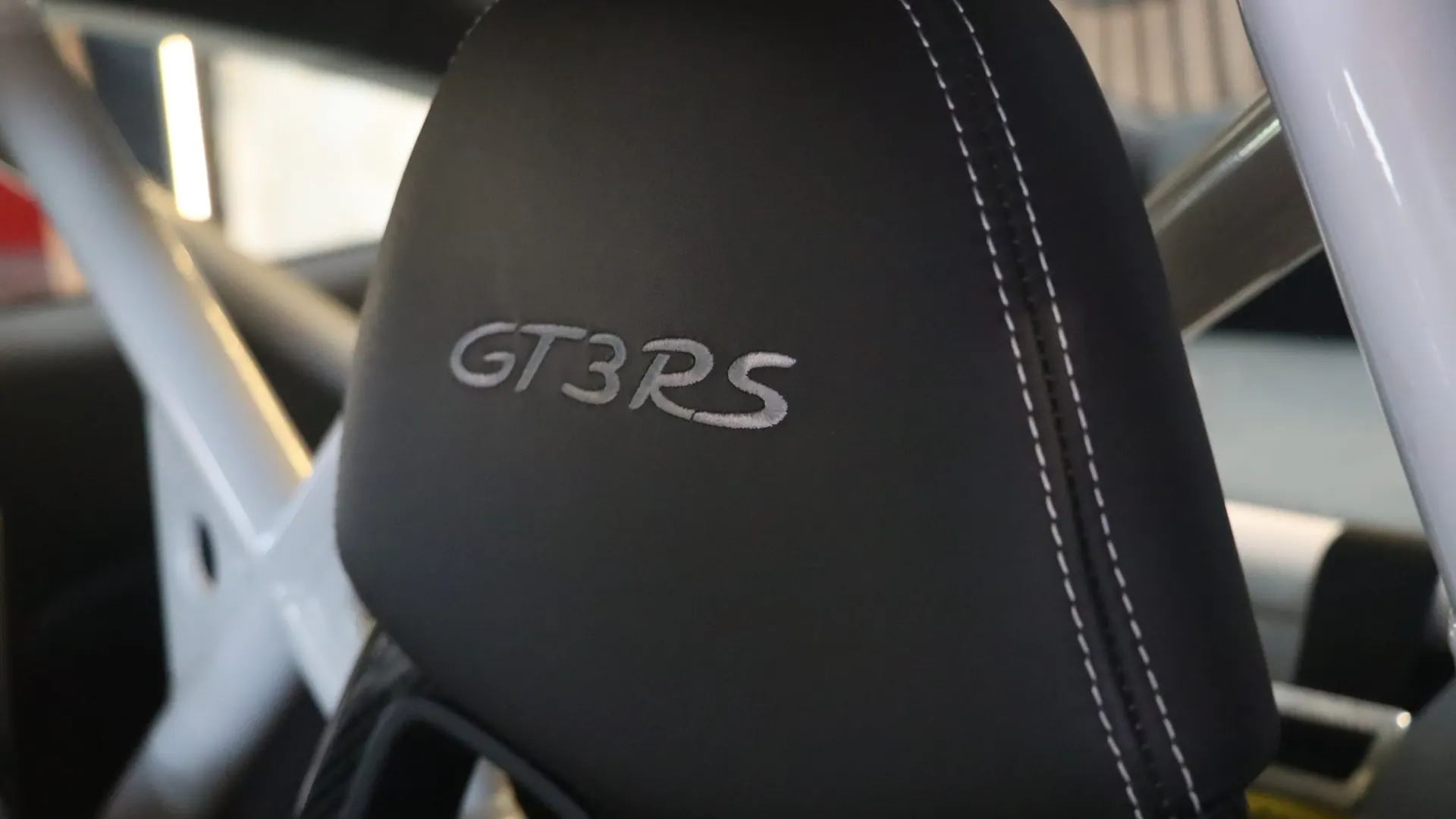 Porsche 911 — photo 16
