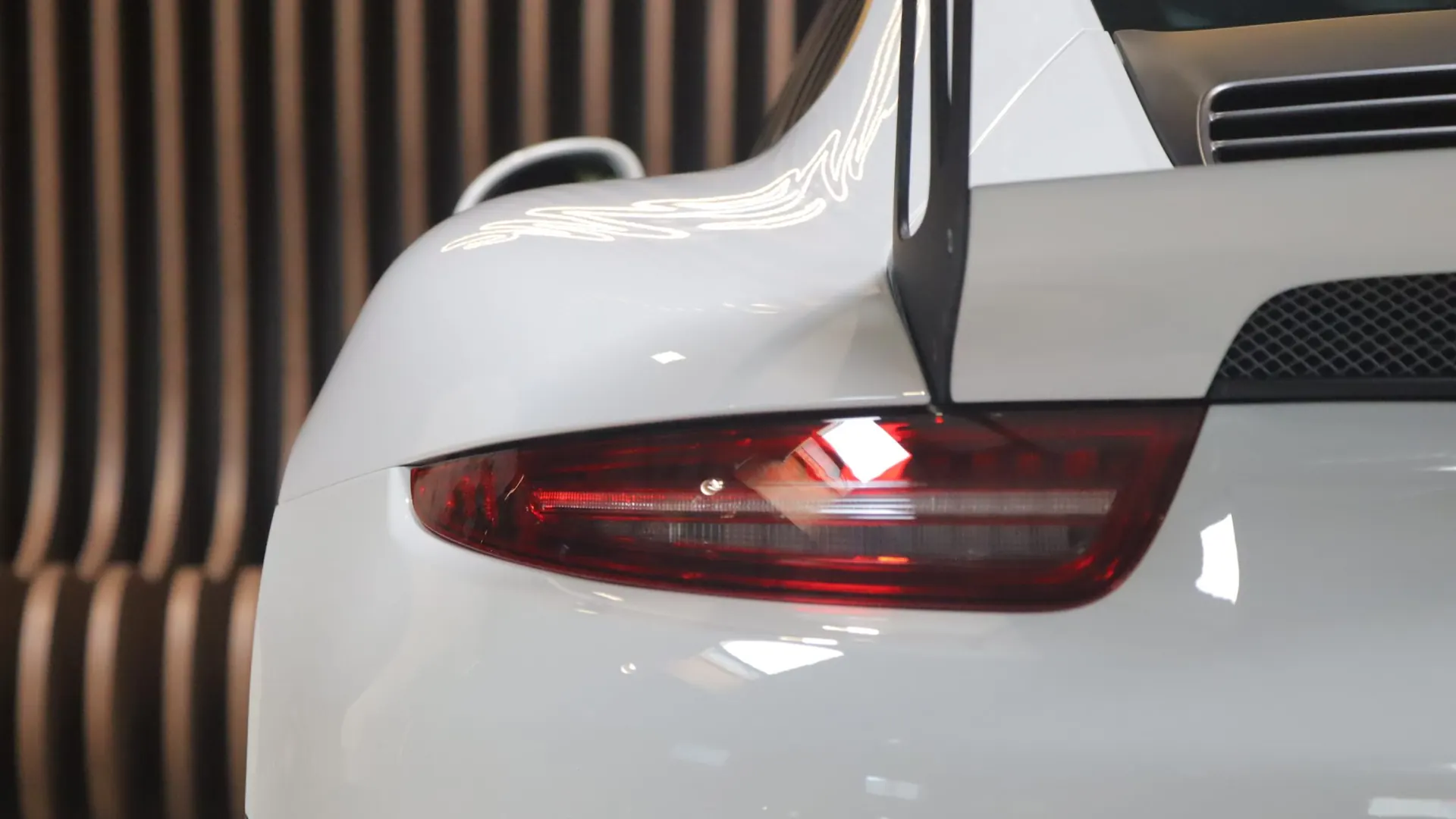 Porsche 911 — photo 49