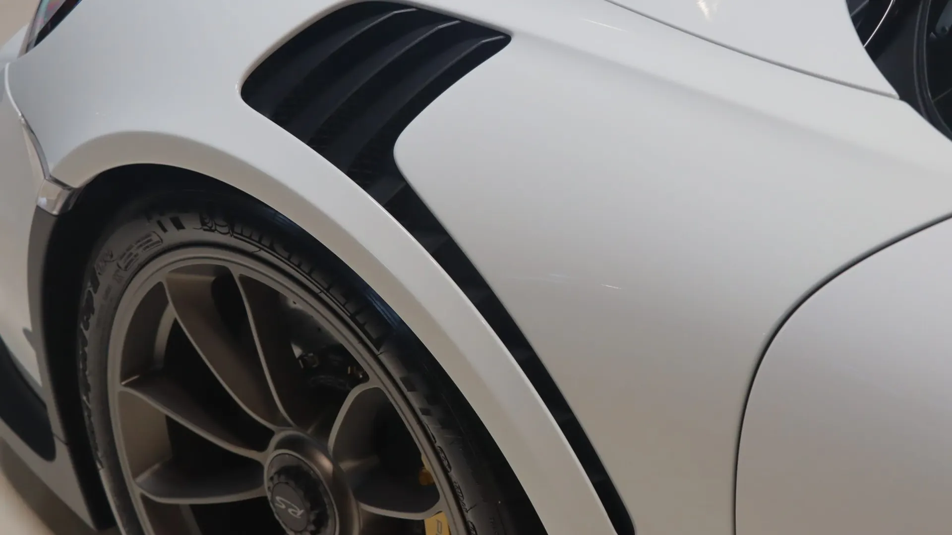 Porsche 911 — photo 46