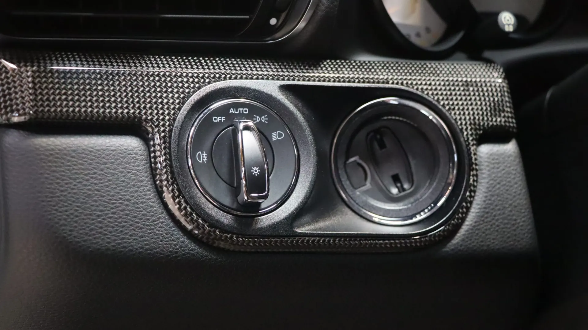Porsche 911 — photo 21